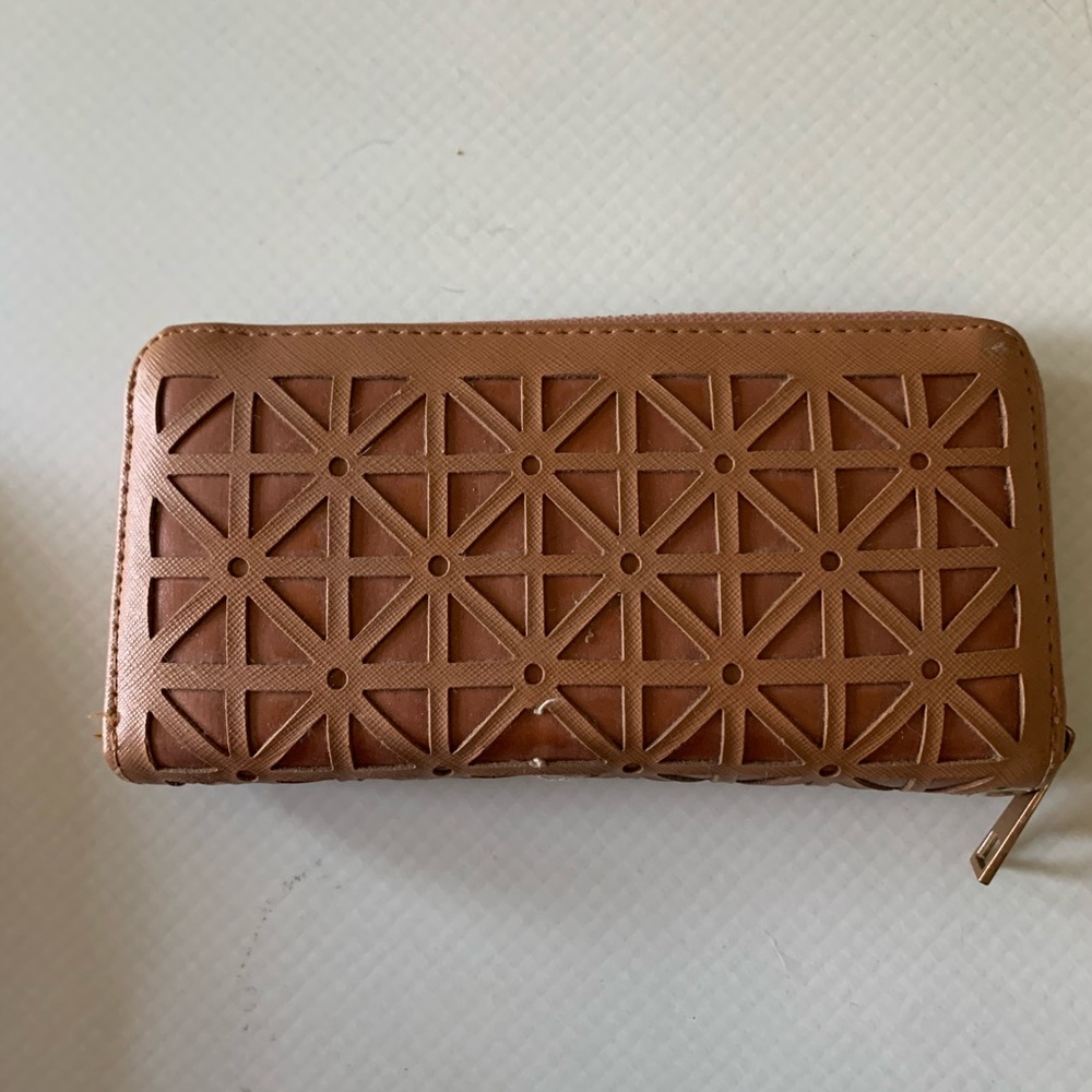 Lattice wallet